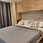 Sea View Bluescape By Vellaris, Luxury Mobile 말리로시니