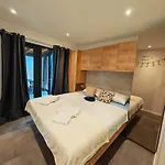 Sea View Bluescape By Vellaris, Luxury Mobile 말리로시니