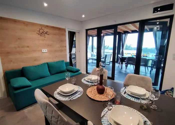 Sea View Bluescape By Vellaris, Luxury Mobile 营地