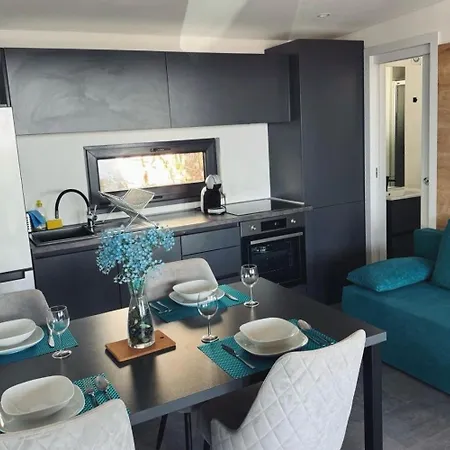 Sea View Bluescape By Vellaris, Luxury Mobile Kemping